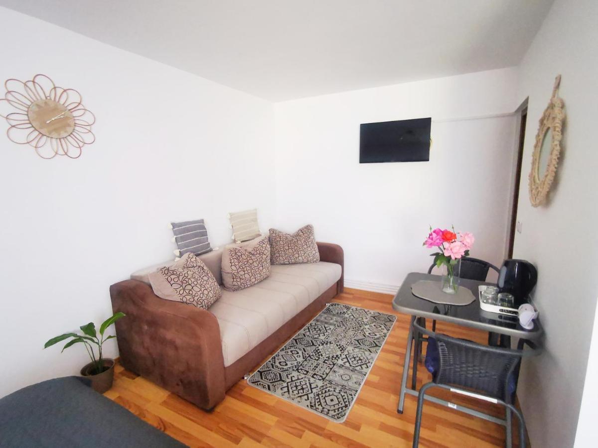 1 For Rent Hotell Cluj-Napoca Eksteriør bilde